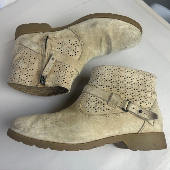 Teva Women's Delavina Ankle Bootie suede cut out detail size 9 - Picture 3 of 7